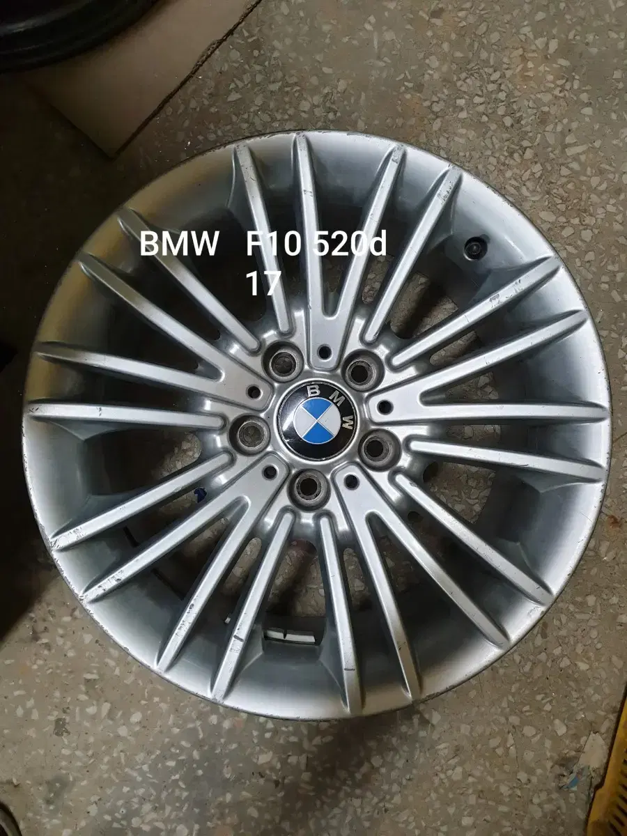 BMW  F10 520d  17인치  정품  중고휠 (한대분)55만원